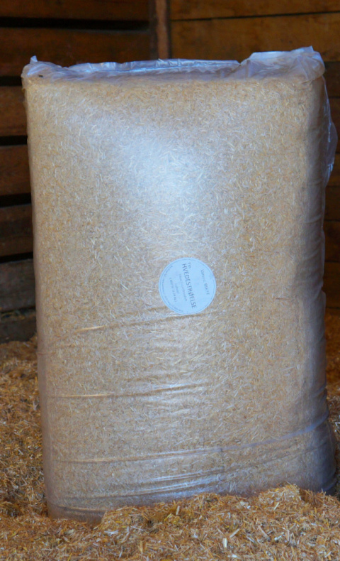 Bezpyłowa ściółka dla gryzoni Box Straw Fin (850 litrów)